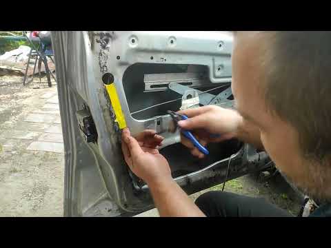 Видео: Не работает центральный замок, посторонний шум в двери, ремонт на примере Daewoo  Nexia