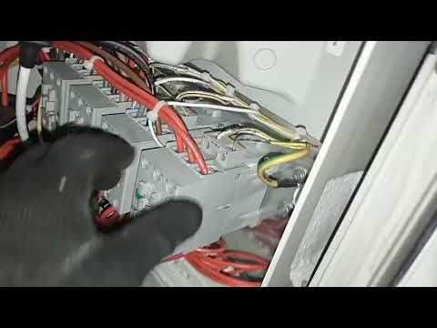 Видео: Такие поломки должны быть только на старых рефах.....