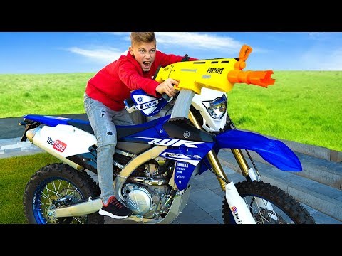 Видео: Nerf-CHASE...УГНАЛИ папин МОЦИК. Погоня за ВОРОМ...