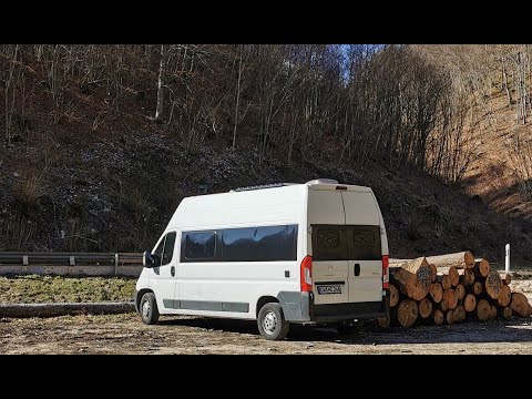 Видео: Строим автодом, дом на колёсах, краткий обзор.  Wohnmobilausbau, Kastenwagenausbau.