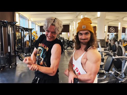 Видео: БРАТИКИ ПРОКАЧИВАЮТ ПАРАДЕЕВИЧА В СПОРТЗАЛЕ