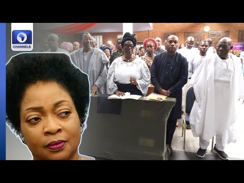 Видео: «Жизнь служения»: Обасанджо и другие отдают дань памяти Стелле на мемориале