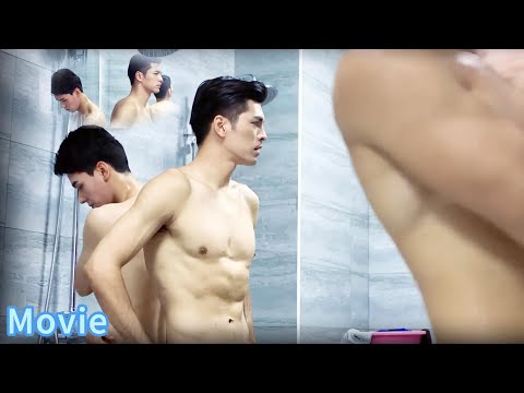 Видео: Мальчик плачет в ванной💦 Босс прогоняет всех и защищает зад: «Никто не тронет тебя!»🛁❤️