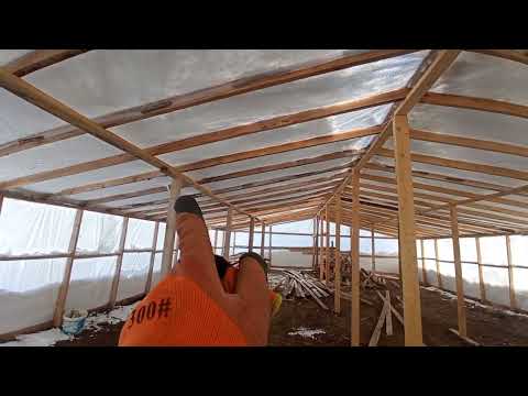 Видео: деревянная зимняя теплица,возможно ли построить одному? зимняя теплица 350кв.м . я не строитель