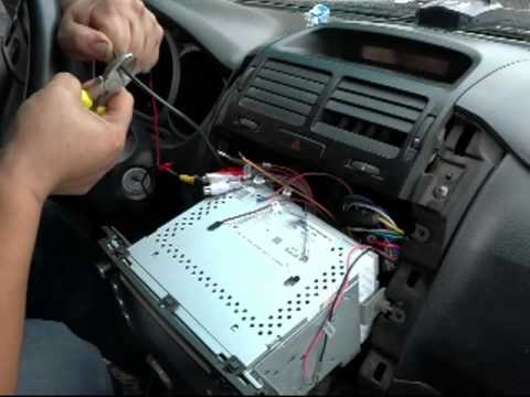 Видео: Install rear view camera for Suzuki Grand vitara.Установка камеры заднего вида для Suzuki Vitara.