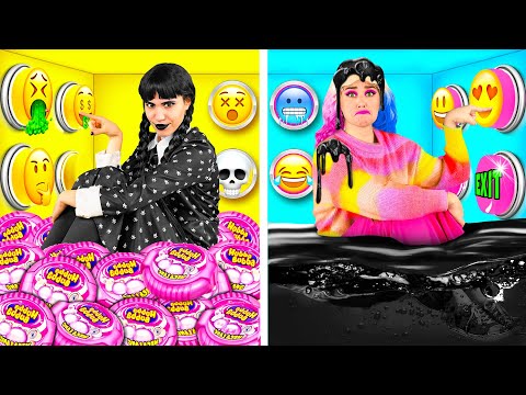 Видео: 1000 загадочных кнопок и только одна тебя спасет Челлендж с Уэнсдей от PaRaRa Challenge