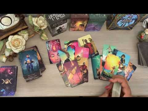 Видео: МУЖЧИНА МЛАДШЕ, ЖЕНЩИНА СТАРШЕ 💞 Перспектива отношений🙏💞😇🔥🔥 #таро #таронаотношения