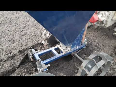 Видео: Картофелесажалка + мотоблок МБ 90