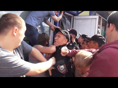 Видео: Хрюши против - заложники на москворецкой базе