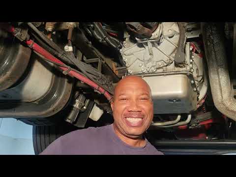 Видео: Замена фильтра коробки передач Allison 2022 года