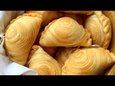 Видео: Qat Qat bo'lib Chiqadigan QATLAMALI SOMSA TAYYORLASH  Og'izda Eriydi / ОЧЕНЬ СЛОЕНАЯ САМСА