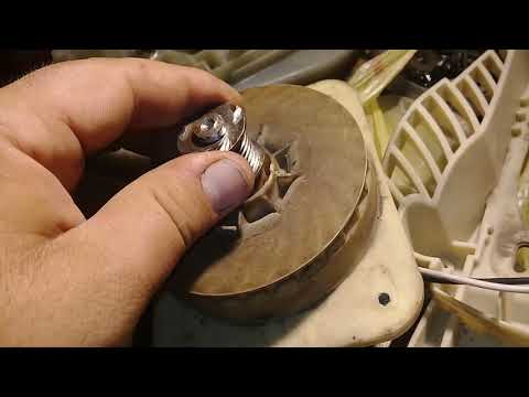 Видео: Замена подшипников на электродвигателе газонокосилке  Gardena.   Ремонт двигателя Gardena  (гардена)