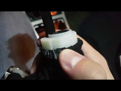 Видео: Opel Astra H снятие и установка чехла кулисы МКПП