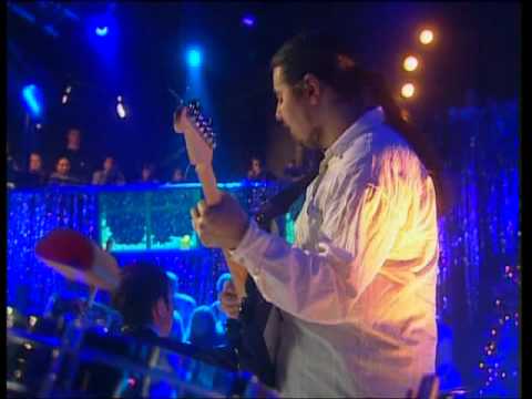 Видео: Сурганова и Оркестр - Мне нравится (2003)