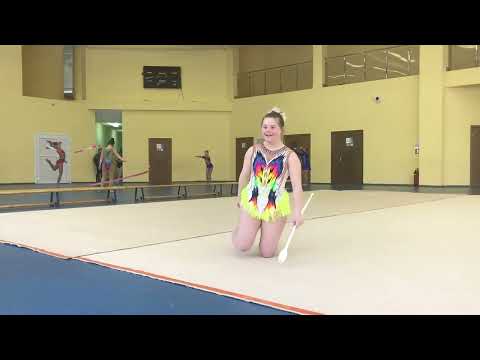 Видео: Упражнения с булавами