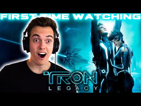 Видео: *ТРОН: НАСЛЕДИЕ (2010)* — это ПОТРЯСАЮЩЕ!!! | Смотрю впервые | (реакция/комментарий/обзор)