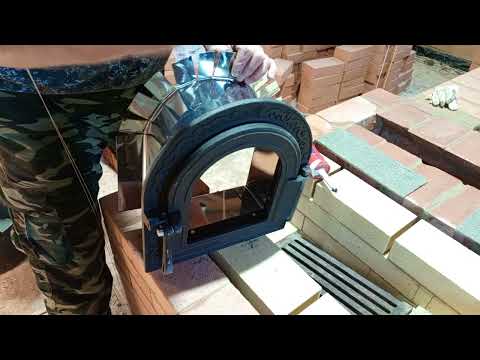 Видео: Правильная установка тонеля на топочную дверку