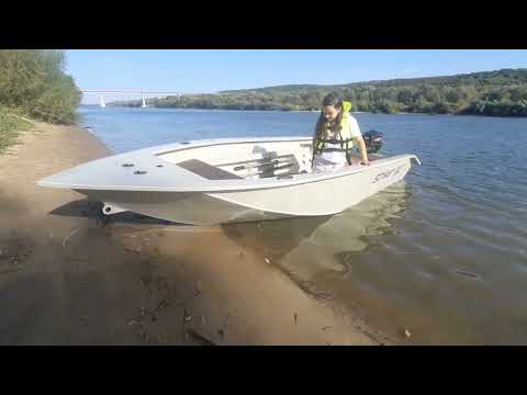 Видео: Лодка Striker X4