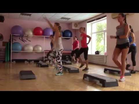 Видео: Спорт клуб "Атлант".  Анна Нагорняк.  Степ-аэробика.