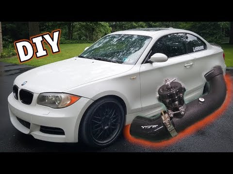 Видео: Самостоятельная установка зарядной трубы N54 VRSF с клапаном Tial Q BOV