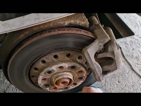 Видео: Ауди А8 Д3 - клинит задний суппорт, перебираем.