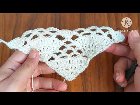 Видео: Как связать женскую шаль чудесного классического дизайна крючком.