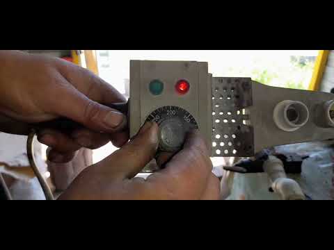 Видео: устранение ремонт течи по пайке пластиковой трубе.