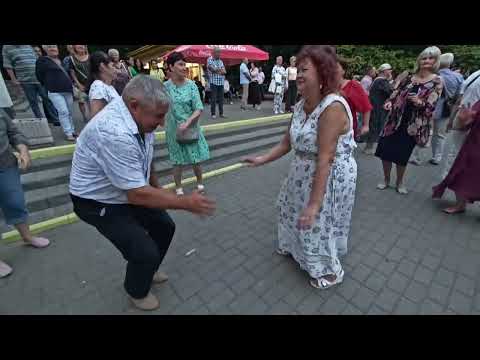 Видео: 15.09.24г..."Белое Вино"... гр. Кристина... звучит на танцполе в Гомельском парке...