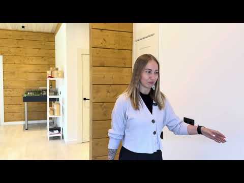 Видео: Обзор дома из клеёного бруса. Советы эксперта компании FAMA по выбору покрытия стен