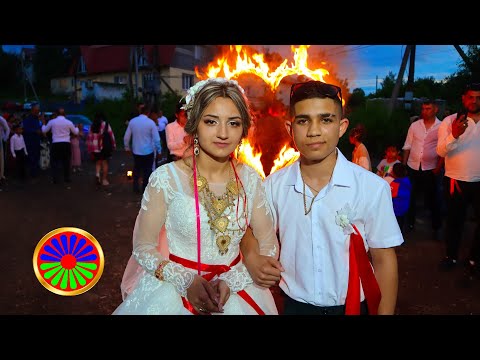 Видео: 📌 Фаер Шоу на Цыганской свадьбе Славы и Маши в таборе Дэшудуй. Тула + Брянск 14 июня 2024г.