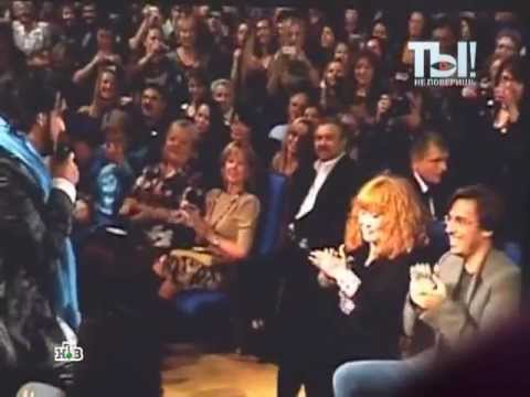 Видео: Киркоров упал на колени и признался в любви Пугачевой