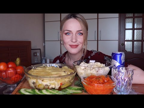 Видео: MUKBANG | Картофель с грибами, салат с ананасами | Potatoes with mushrooms, pineapple salad не ASMR