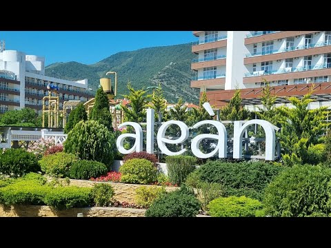 Видео: Обзор отеля Alean Family Biarritz 4* в Геленджике 🇷🇺