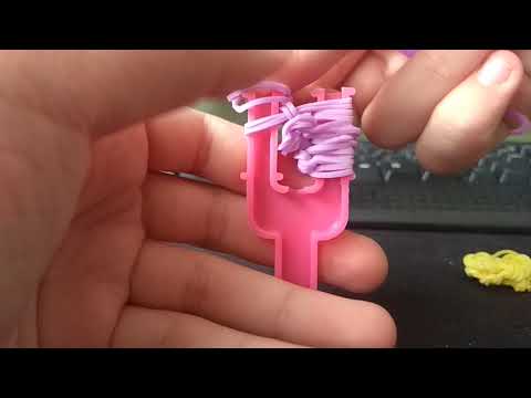 Видео: #Плетём сердечко из резинок на рогатке