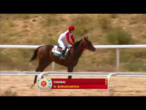 Видео: Назик Бурганакова- первая девушка жокей в Кыргызстане! Обошла всех парней!