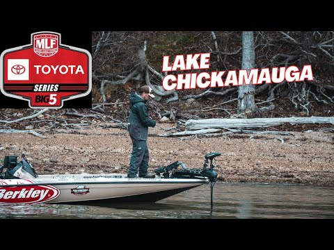 Видео: ЭТО ОЗЕРО — БОЛЬШАЯ ФАБРИКА ОКУНЬЕВ (серия Toyota Lake Chickamauga)