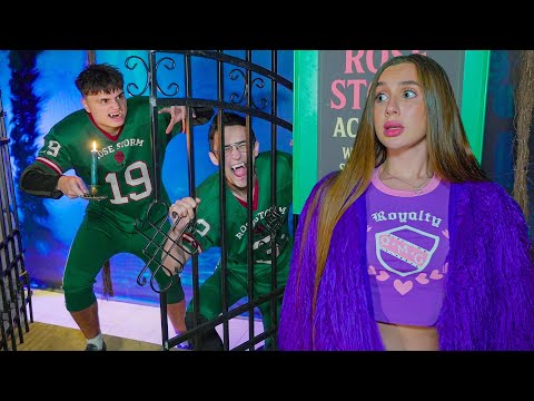 Видео: ПРЯТКИ в ТЕМНОТЕ!!! КТО ИСЧЕЗ во ВРЕМЯ ИГРЫ?
