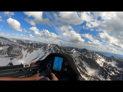 Видео: Планер, скользящий по горным вершинам Солт-Ривер