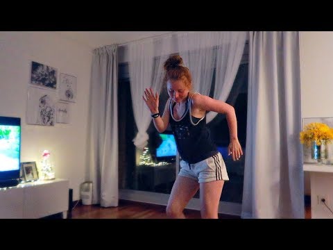 Видео: VLOG: КАТЯ ТАНЦУЕТ ИЗ-ЗА КРОЛИКА! 07.05.18