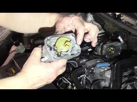 Видео: Ford Transit Connect 1 8DI Замена привода EGR