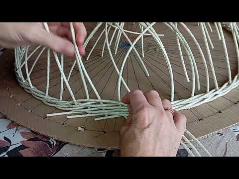 Видео: Бескаркасная юбка для елки из полиротанга