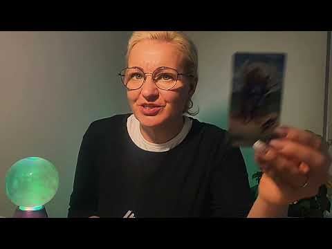 Видео: Водолей прогноз на октябрь 2025/ таропрогноз на октябрь