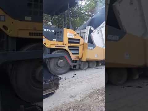 Видео: Асфалтпуш кардани кӯчаҳои Офтобру давом дорад