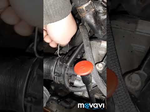 Видео: МЛ 164 W 164 om 642 Снятие генератора. .Замена щёток генератора. Замена таблетки генератора.