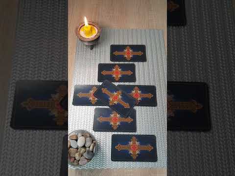 Видео: Таро учение. Как узнать работает ли с вами колода Таро.