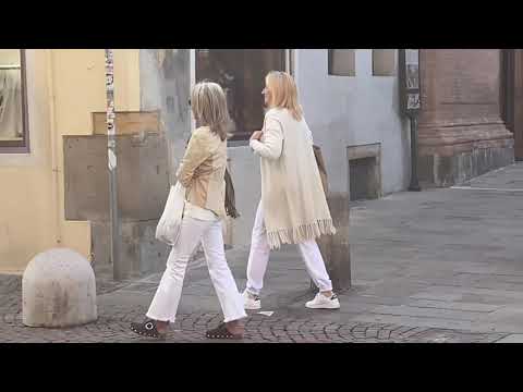 Видео: как одеваться в элегантном возрасте красиво