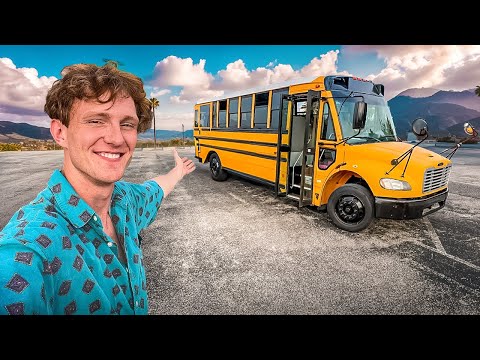Видео: Купил школьный автобус для кругосветки. Начало проекта! 🌎