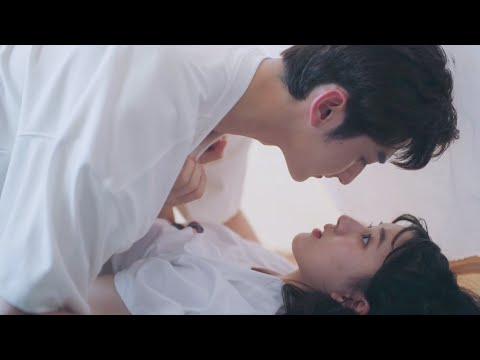 Видео: — Тогда давай попробуем. Золушка ревновала, и властный президент дико ее целовал