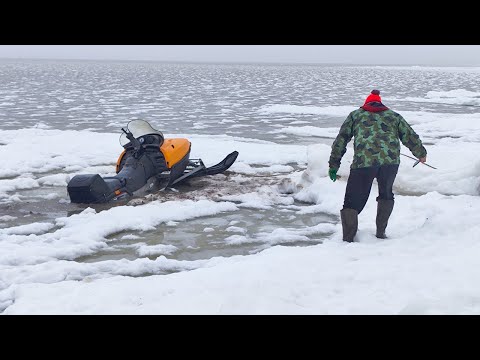 Видео: Провалился под лёд Ладоги! Спасаем утопленный снегоход