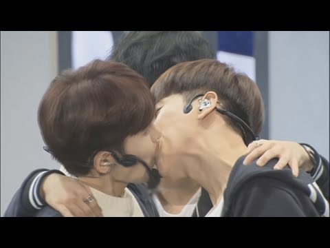 Видео: К-ПОП АЙДОЛЫ ЦЕЛУЮТСЯ НА СЦЕНЕ | KPOP IDOLS KISS ON STAGE